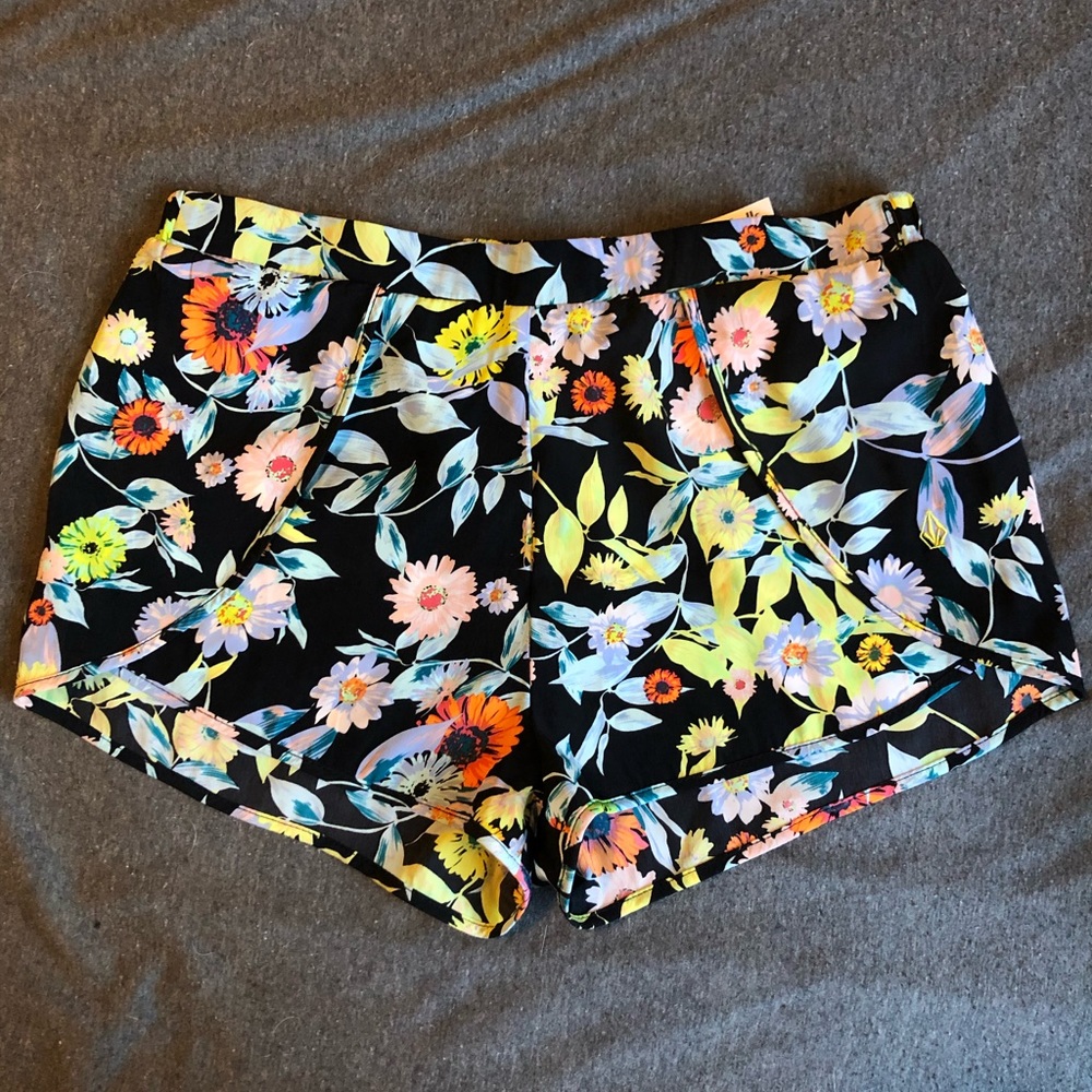 Volcom floral shorts size S